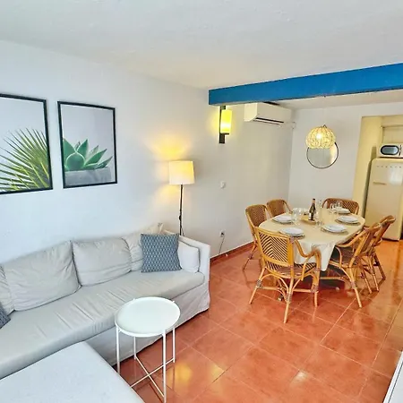 Апартаменты Nomad Haux In The Heart Of Tossa 9 *